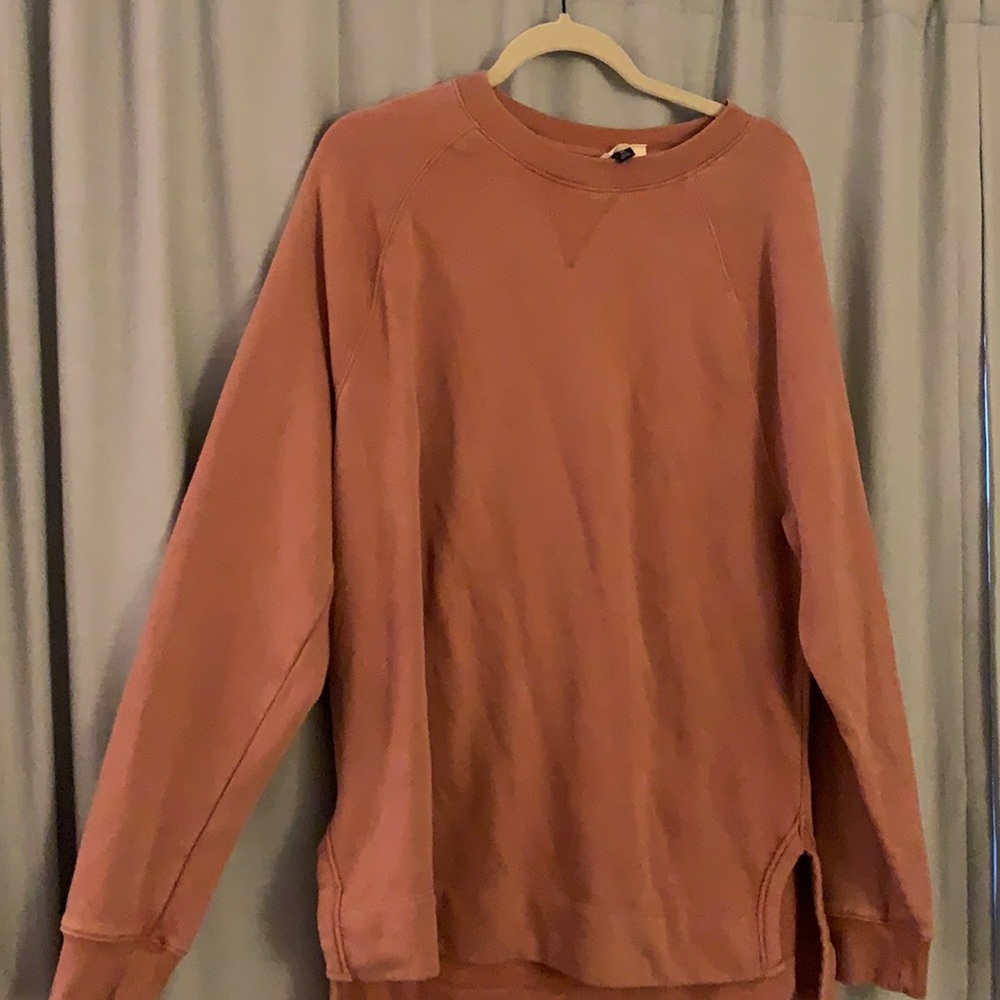 Universal Threads crew neck sweater